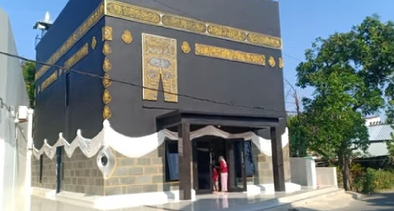 Viral Bangunan Replika Ka'bah Ada di Jepara, Ternyata Musolah